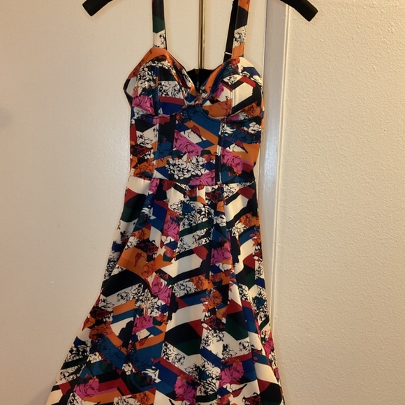 Abstract dress - Picture 3 of 3